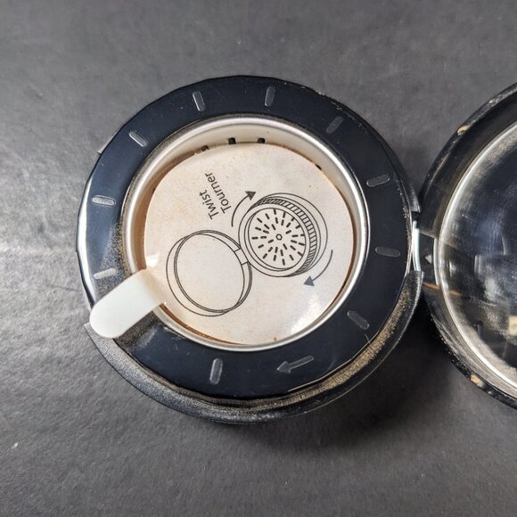 Smashbox Halo Hydrating Perfecting Powder Light/Medium - Picture 1 of 2